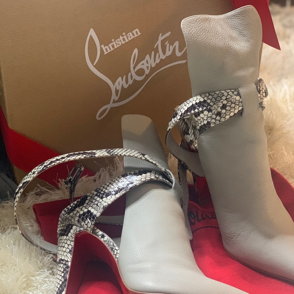 Christian Louboutin Heel Size: 39 (US Size: 8.5/9) - Picture 8 of 10